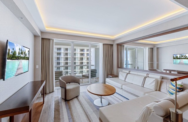 Luxurious Oceanfront Apartment in Fort Lauderdale