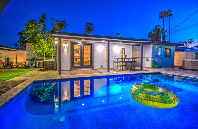 Luxurious Old Town Scottsdale Oasis