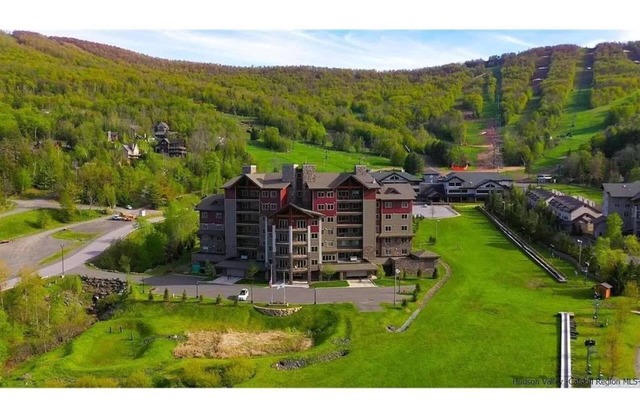 Luxurious Penthouse with Full Mountain Views