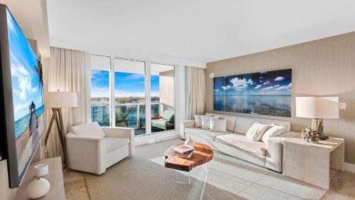 Luxurious Private Condo at 1 Hotel & Homes -945