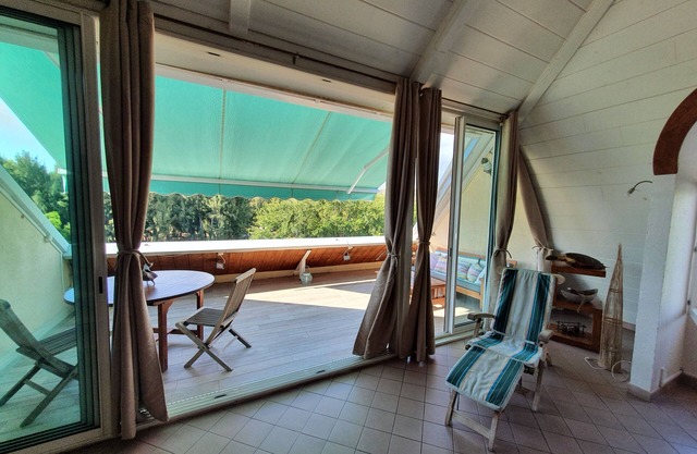 Luxurious apartment with large terrace, 50 m away from the beach