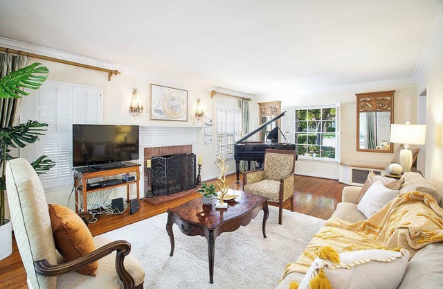 Luxurious San Marino Retreat - 4BR Home w/Pool & Grand Piano #41181