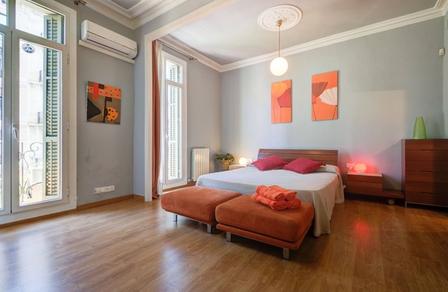 Luxurious, spacious and modern apartment in a superb central location.