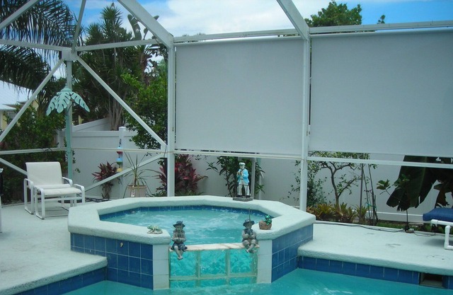 Luxurious two -bedroom house with third bedroom option salt water pool, hot tub
