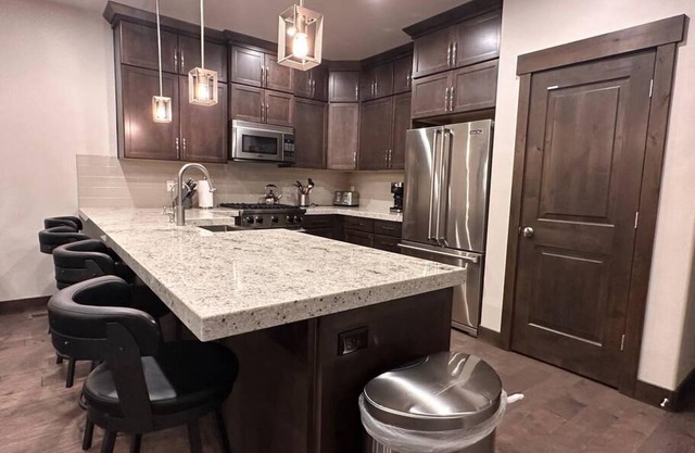 Luxurious Views-game Loft-3br3ba