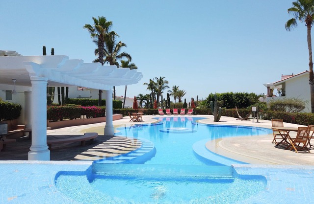 Luxurious Villa with Private Hot Tub, Ocean Views Family-Friendly 3BR 15-Min Wa