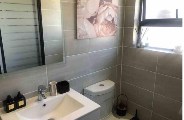 Luxurious Waterfall 1 bedroom Condo
