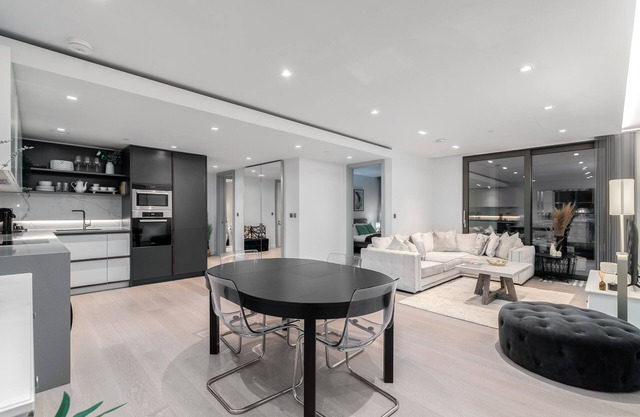 Luxury 2-Bed Next to Hyde Park