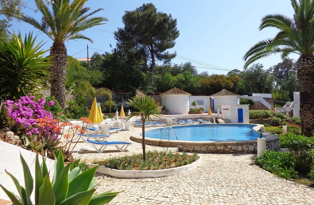 Luxury 2 bedroom Villa on Quinta da Saudade, with 2 pools, tennis court, etc.