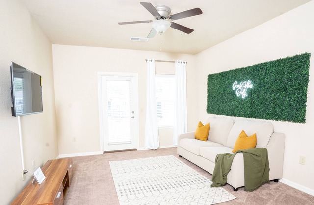 Luxury 2 Bedroom Stay near Airport/Shopping/Hospitals