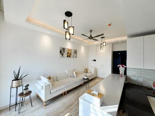 Luxury 2 BHK flat Supertech Supernova West