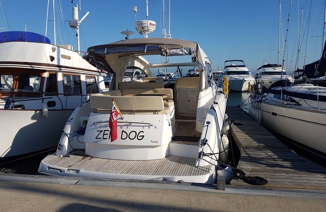 Luxury 2 cabin Motor Yacht in Lymington's beautiful Yacht Haven