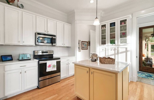 Luxury 2BR/2BA in Thompson’s Station