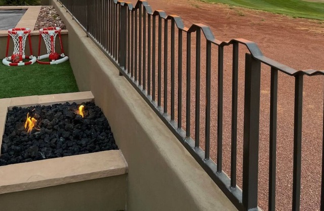 Luxury 3 Bd, 4Ba, heated pool, Peloton, Zion, Bryce, Golf! No Cleaning Fees!