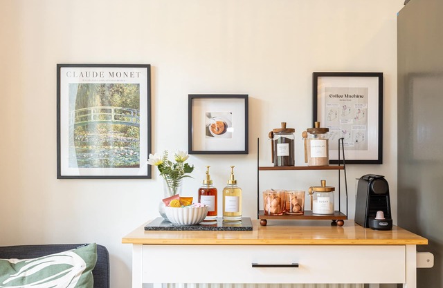 Luxury 3-Bed House | 10 min to City | Free Parking