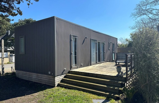 Luxury 3-Bed Mobile Home, 200m from Beach, Pool, Fitness, WiFi Included