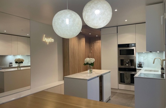 LUXURY 3 BEDROOM & 3 BATHROOM APARTMENT WITH TERRACE NEAR THE LOUVRE