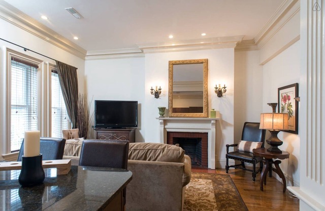 Luxury 3 Br/2 Ba + Private Roof Deck In Back Bay