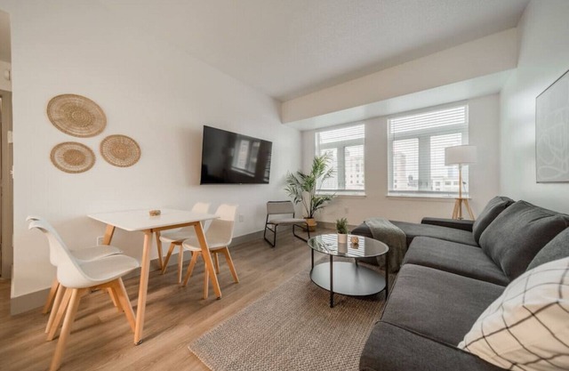 Luxury 3BR 3 King Beds Walk to Stadiums