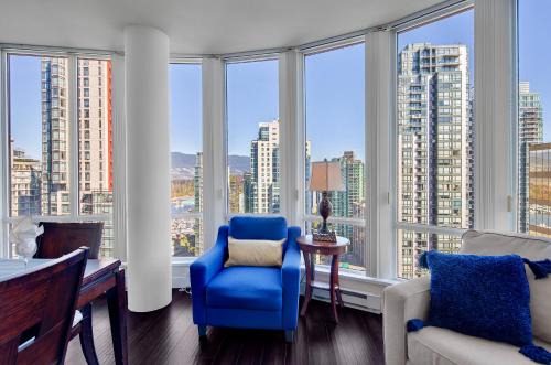 Luxury 3BR Apartment In The Heart Of Downtown - Gorgeous Views!