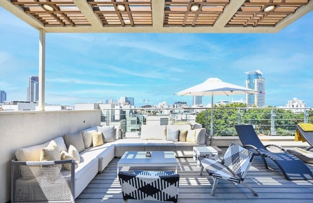 Luxury 3BR Beachfront Penthouse by HolyGuest