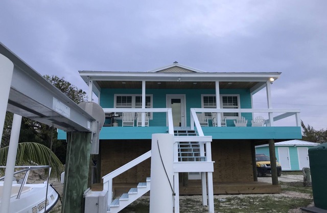 Luxury 4 bedroom 4 bath brand new house with dock included sleeps 8