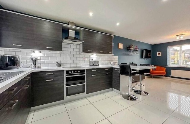 Luxury 4 Bedroom Detached Home