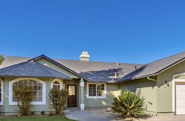 Luxury 4 BR Family Home w/ King Suite + Game Room + Near Enloe/CSU/Downtown