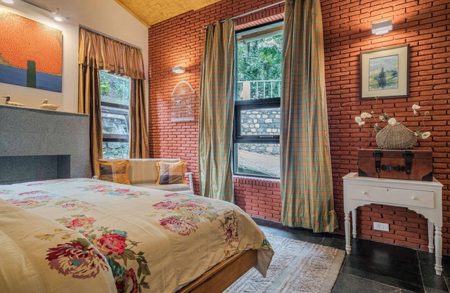 Luxury 4BHK Villa with Mountain View – Spring Casa, Bhimtal By Ebony Stays