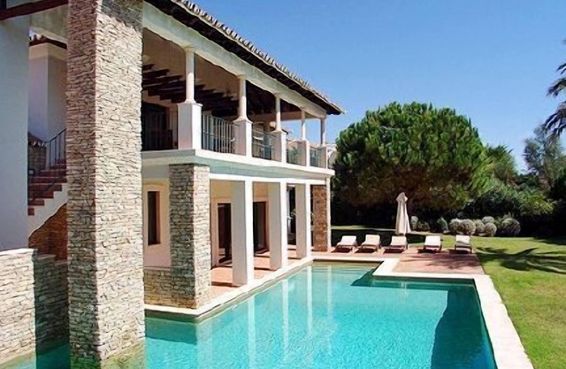 Luxury 5 bed villa with Pool, Table Tennis, Playground W121 - Almancil, Algarve