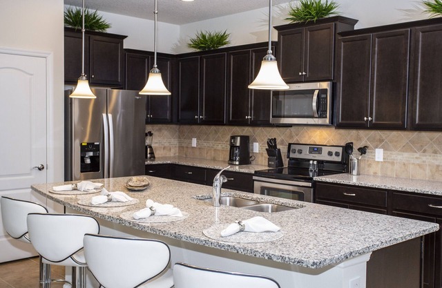 Luxury 5 Bedroom w/Private Pool Close to Disney 8875