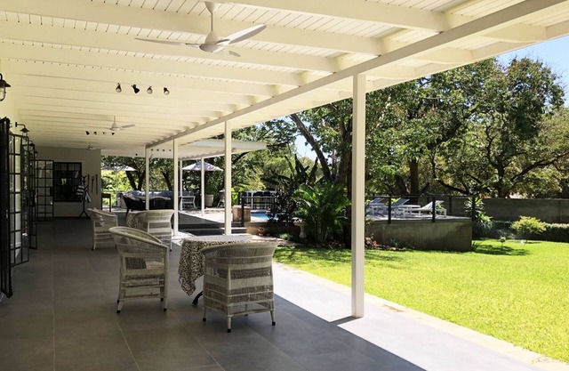 Luxury 5 roomed Villa with A/C, swimming pool etc. in Victoria Falls, Zimbabwe