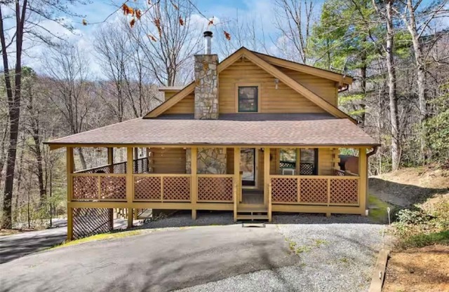 Luxury 5br Cabin: Movie & Arcade Rooms, Large Porch, & More @ Lake Junaluska