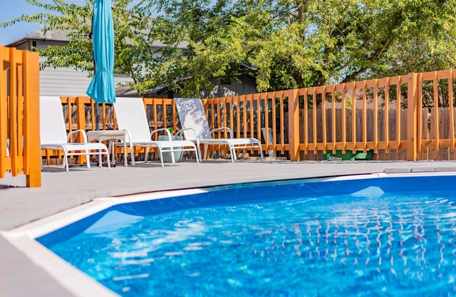 Luxury 5BR House with Private POOL, Game Room & Fire pit by SeaWorld & Lackland