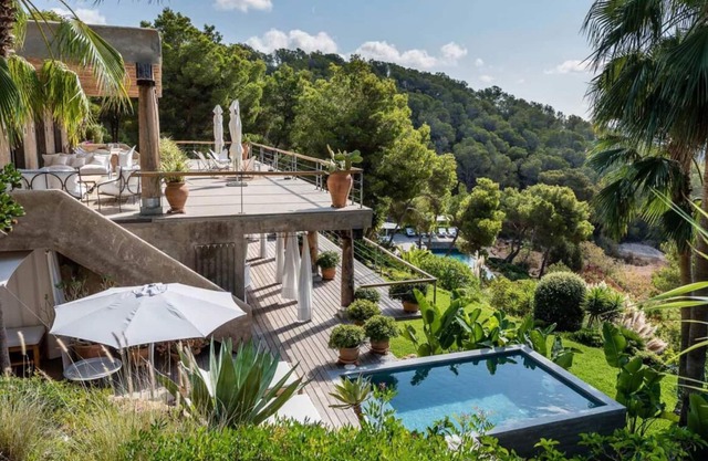 Luxury 6bdr villa and private pool