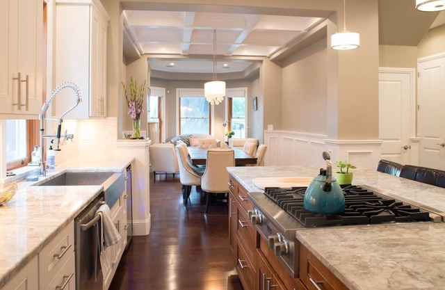 Luxury 6BR family home in the city center