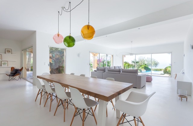 Luxury 7-bedroom seafront Villa (direct access to the beach) with swimming pool