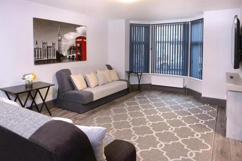 Luxury 8-bed 2 Bath Contractor Ready