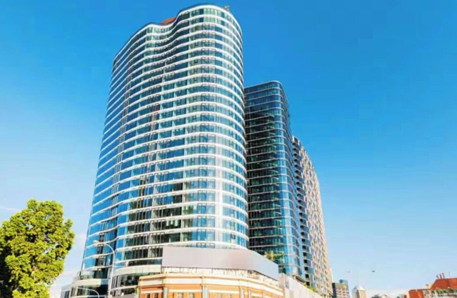 Luxury Apartments w Rooftop Pool CBD