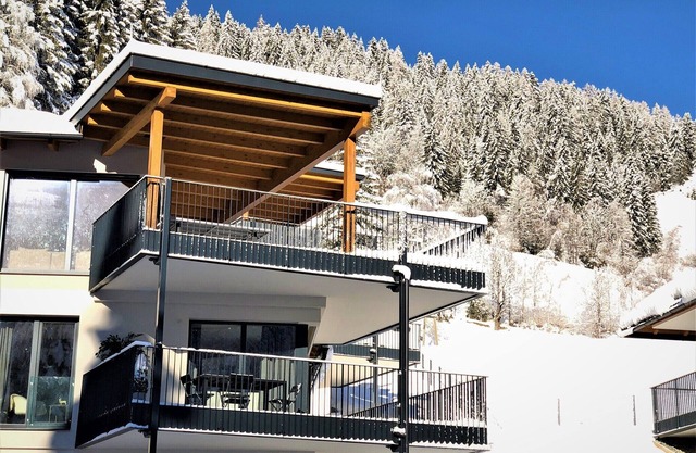 Luxury apartment with stunning mountain view