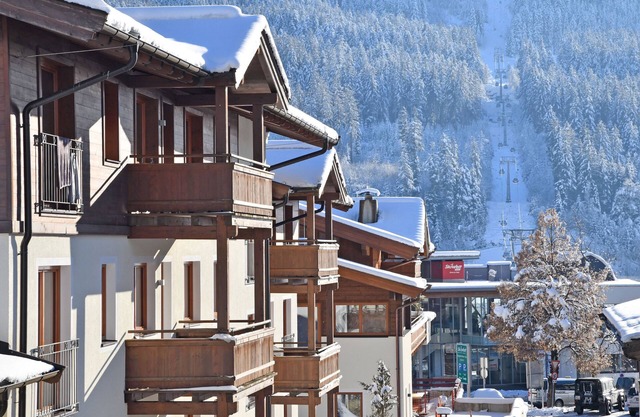 Luxury apartment with wellness next to gondola