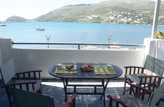 LUXURY APARTMENT ON THE SEA