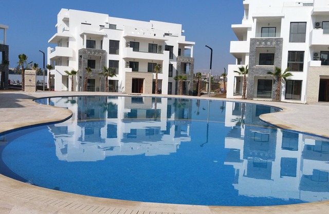 Luxury apartment in residence with garden and two swimming pools