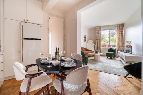 Luxury apartment on Canal Saint Martin
