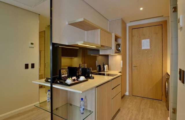 Luxury Apartment Sandton/NO LOAD SHEDDING/Central Sandton
