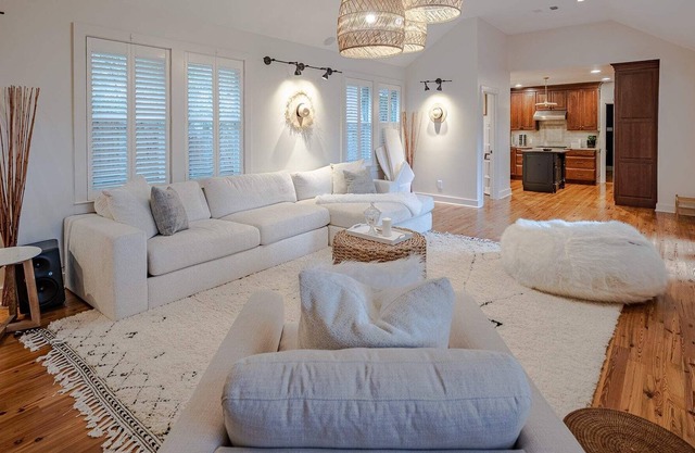 Luxury Apt by Zilker - Pro Kitchen, W/D, Parking