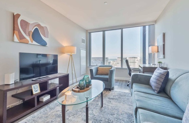 Luxury Apt with Water Views