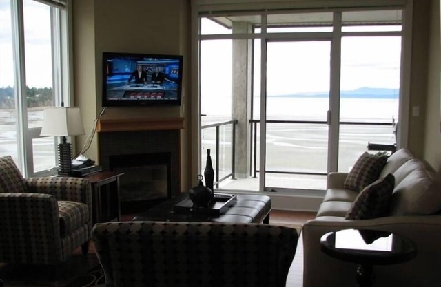 Luxury Beach Front Condo with Breath Taking View