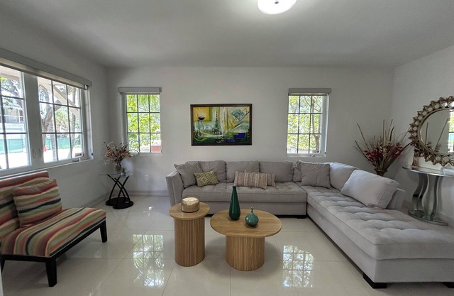 Luxury Beach Townhouse steps from the Beach!