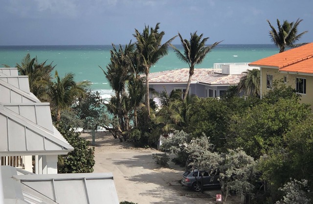 Luxury Beach Villa with Private Rooftop Pool & Elevator, Steps to Tranquil Beach